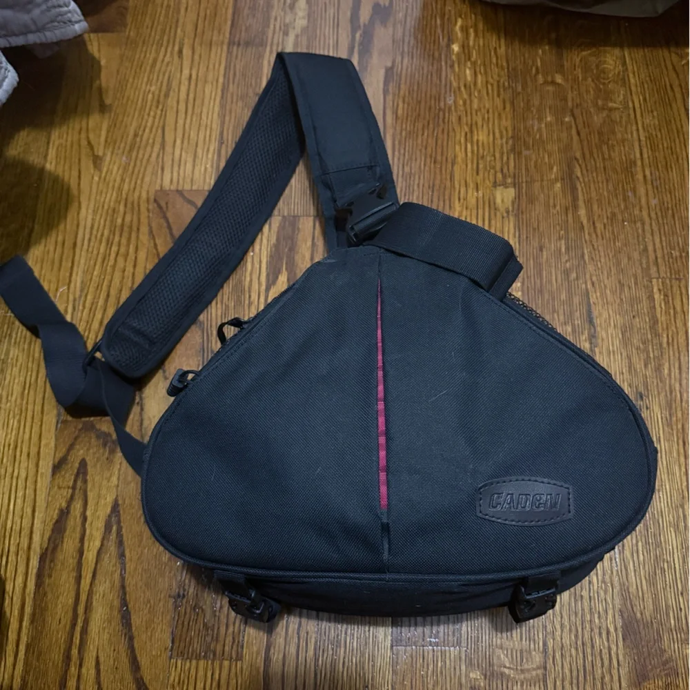 Caden Camera Black Sling Bag